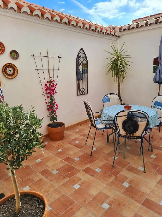 Lovely 2 Bed Apartment With Stunning Views & Pool Cómpeta 0*,  Spanje
