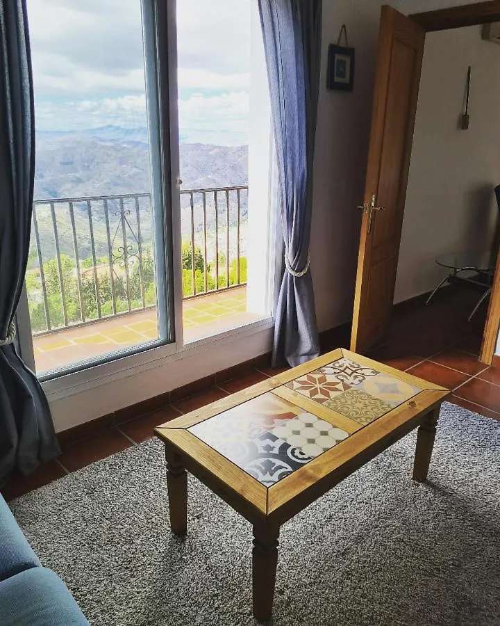 Lovely 2 Bed Apartment With Stunning Views & Pool Cómpeta Spanje