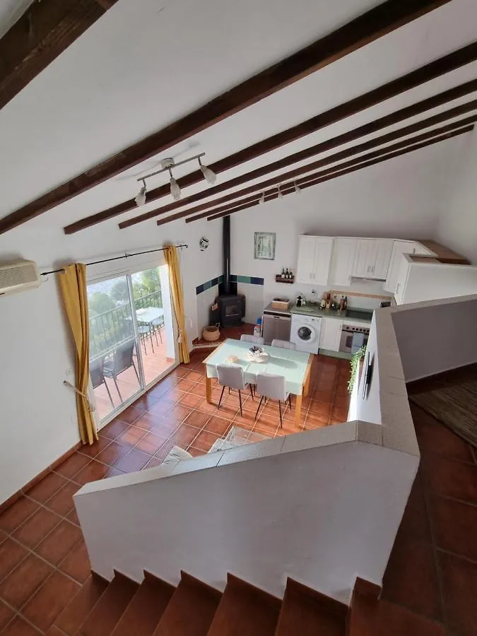 Lovely 2 Bed Apartment With Stunning Views & Pool Cómpeta