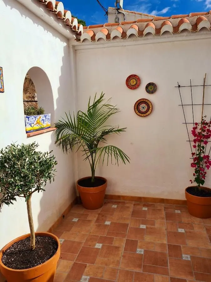 Lovely 2 Bed Apartment With Stunning Views & Pool Cómpeta