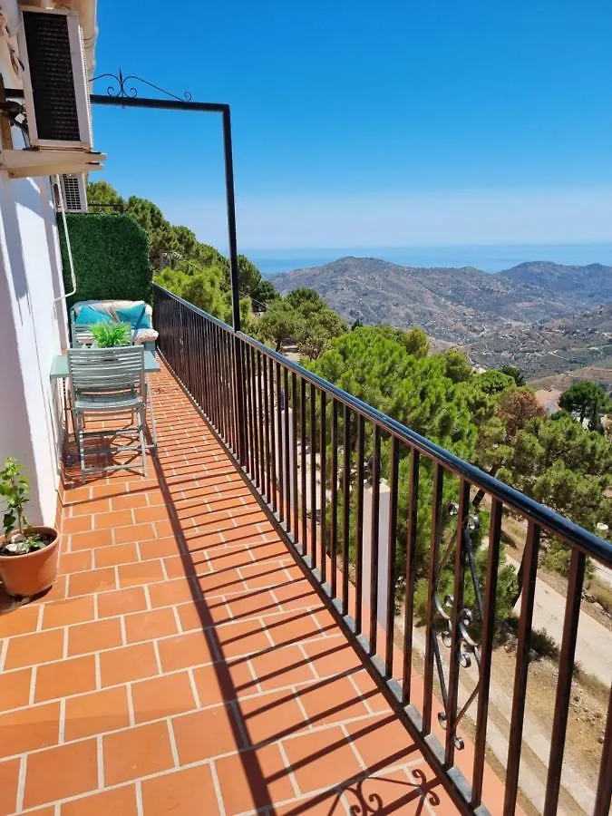 Lovely 2 Bed Apartment With Stunning Views & Pool Cómpeta