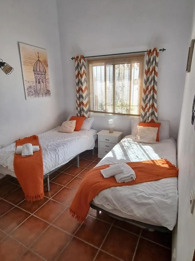 Lovely 2 Bed Apartment With Stunning Views & Pool Cómpeta