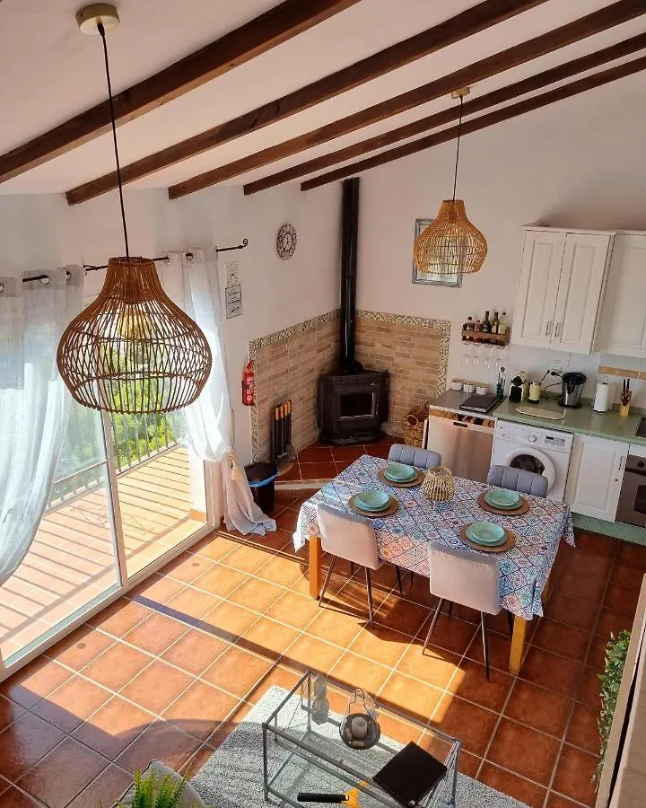 Lovely 2 Bed Apartment With Stunning Views & Pool Cómpeta