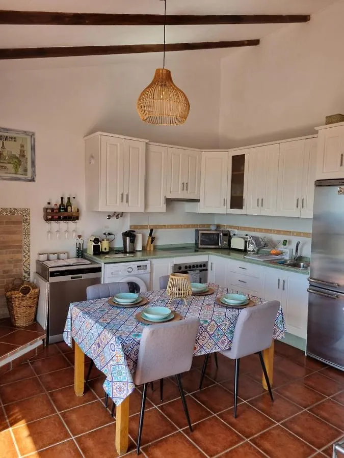 Lovely 2 Bed Apartment With Stunning Views & Pool Cómpeta